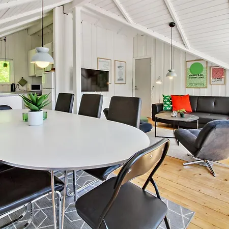 Jaakob - 30km From The Sea By Interhome *