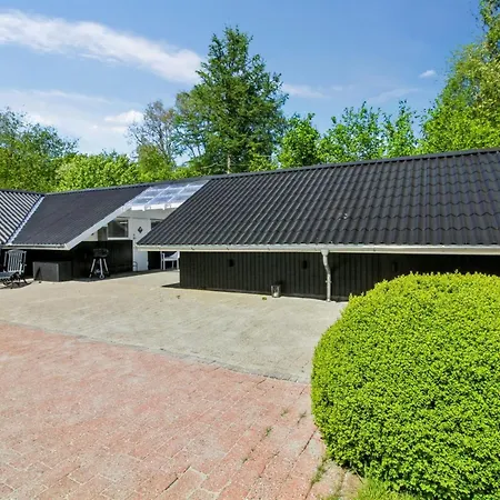 Jaakob - 30km From The Sea By Interhome